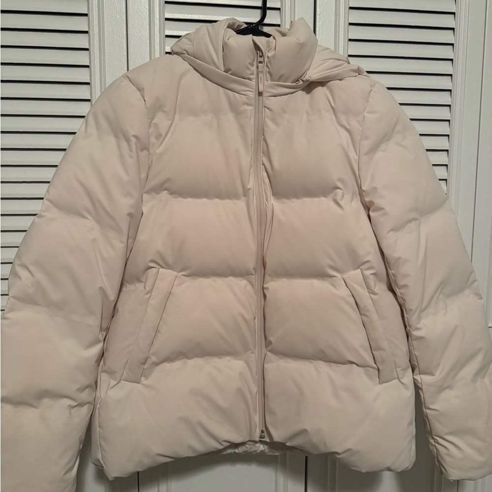 Uniqlo Women's Light Cream Puffer Jacket